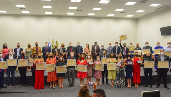 Câmara Municipal de Rio Branco homenageia 51 com título de Cidadão Riobranquense